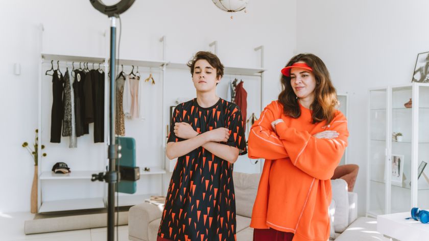 Ludzie nagrywający tiktoka